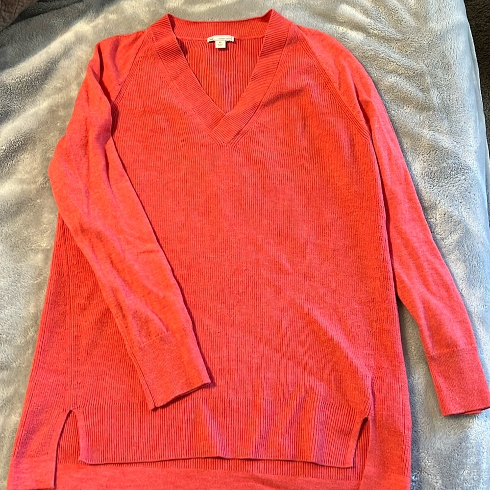 Gap XS salmon colored tunic sweater